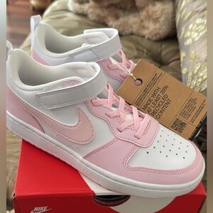 NIKE Girls sneakers